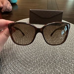 Gucci Tortoiseshell Sunglasses with Case